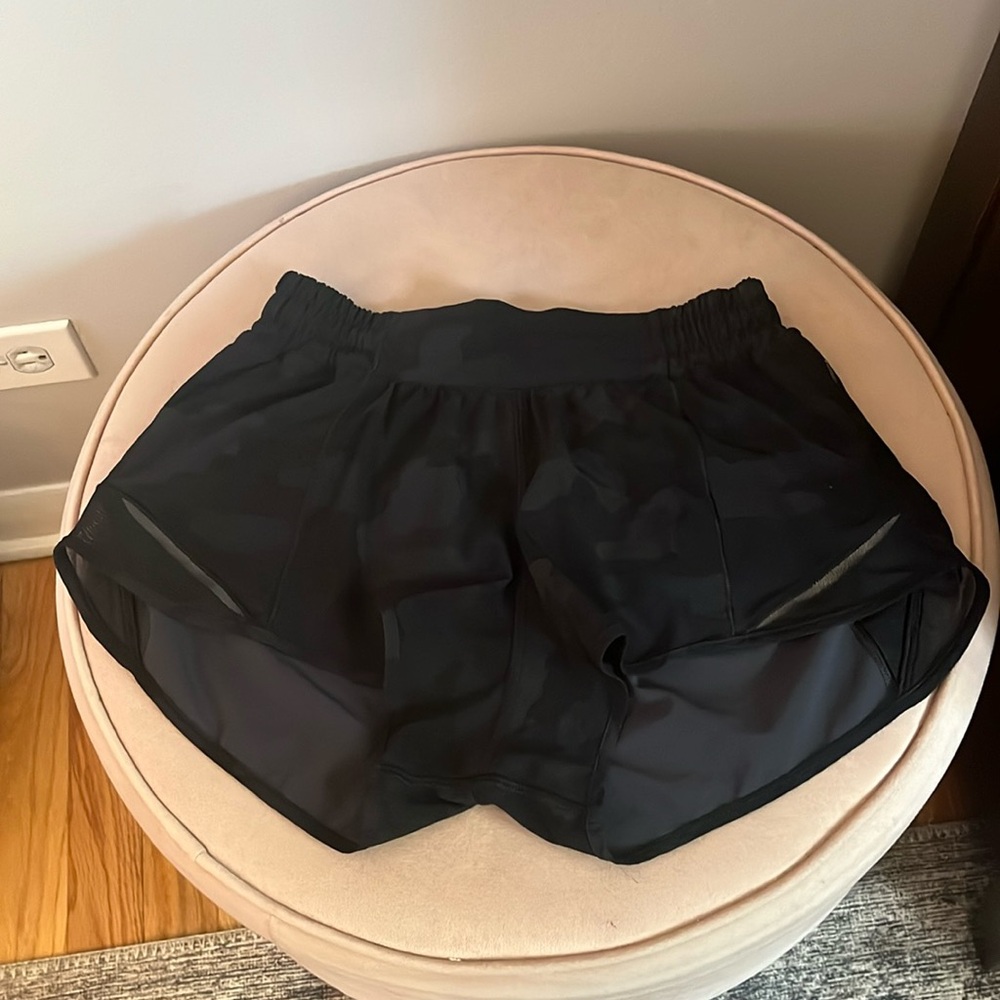 black camo lululemon hotty hot shorts